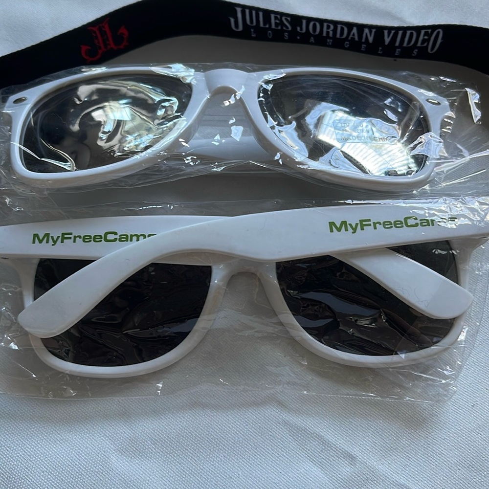 1412- Jules Jordan video lanyard and my free cams sunglasses - Picture 3 of 3